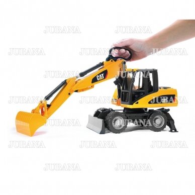 Bruder toy Cat® Wheel excavator 2